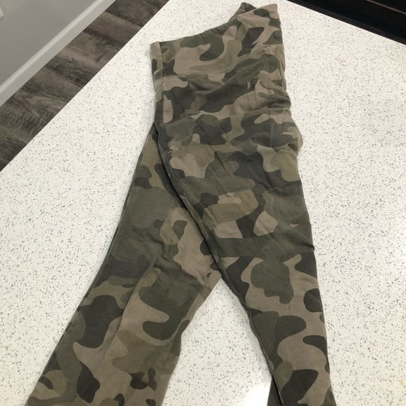 Camo Leggings - Picture 2 of 3
